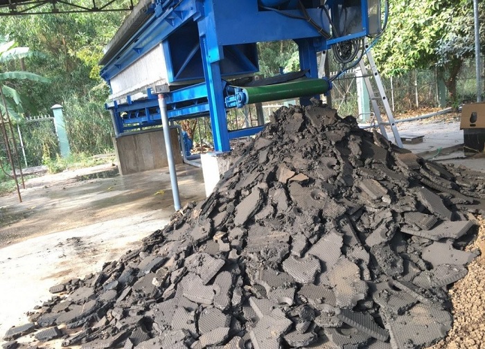 Nhận thu gom xử lý bùn thải công nghiệp giá rẻ