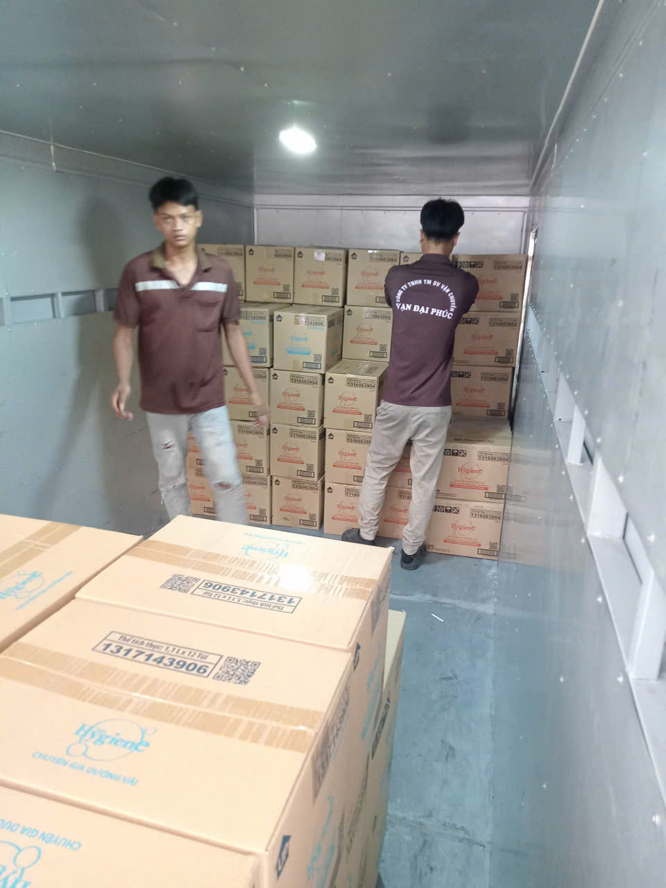 Nhu cầu bốc xếp hàng hóa tại Vĩnh Long ngày càng tăng cao