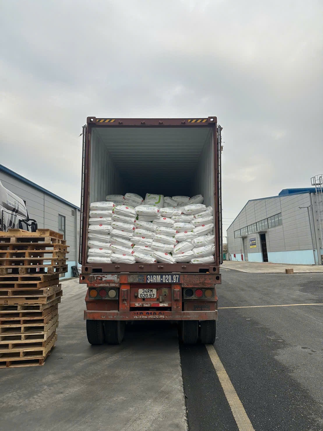 bốc xếp container tại TPHCM